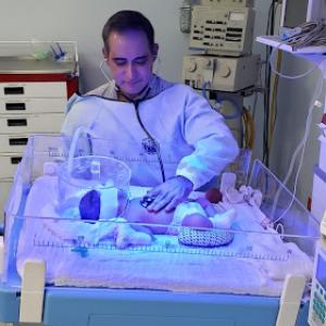 Dr. Jesús Efraín Sánchez Sandoval - Pediatra