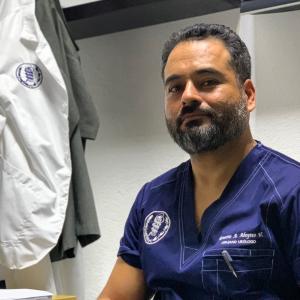 Dr. Ernesto Antonio Aboytes Velázquez - Urólogo
