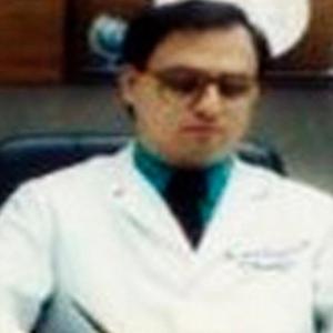 Dr. César Lozano Peña - Endocrinólogo