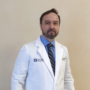 Dr. Alejandro Flores Quintanilla - Neurocirujano