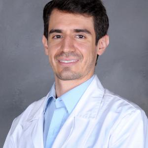 Dr. Erik Antonio Mier Escurra - Pediatra