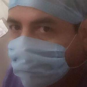 Dr. Gustavo Alarcón López - Especialista en Cirugía General, Oncólogo Cirujano